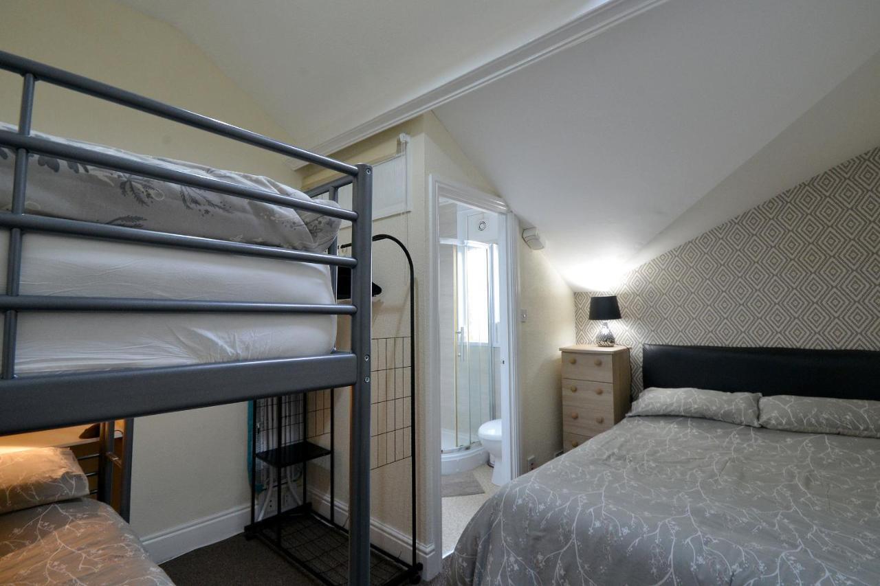 Apartment Brightwater 2Nd Floor Apartment For Up To 6 Guests Near North Bay Beach Scarborough