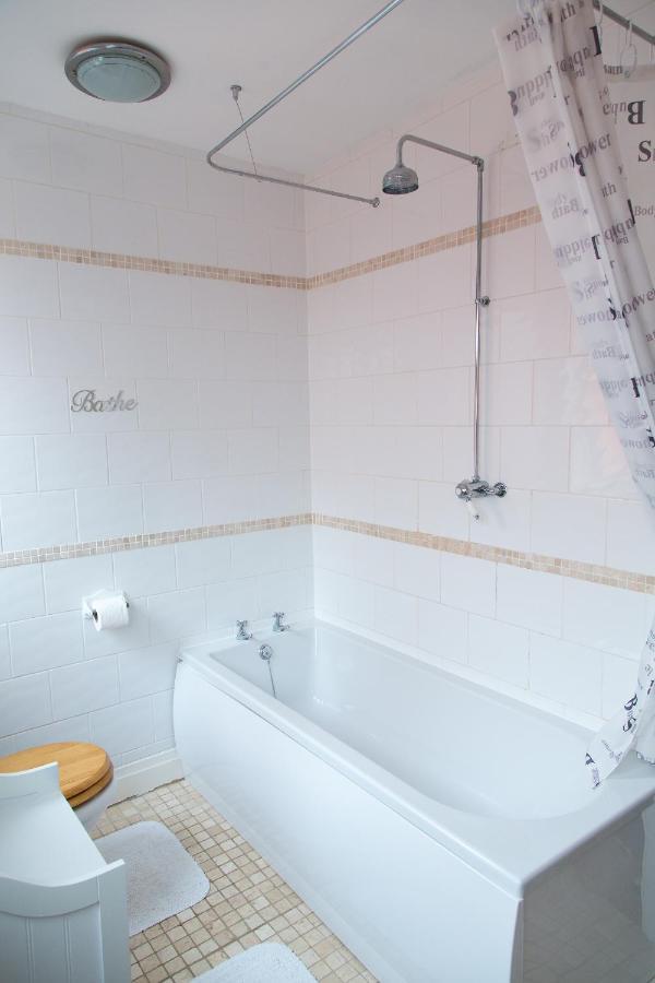 Holiday home Large 5 Bed House In Near The Beach, Large Garden & Hot Tub