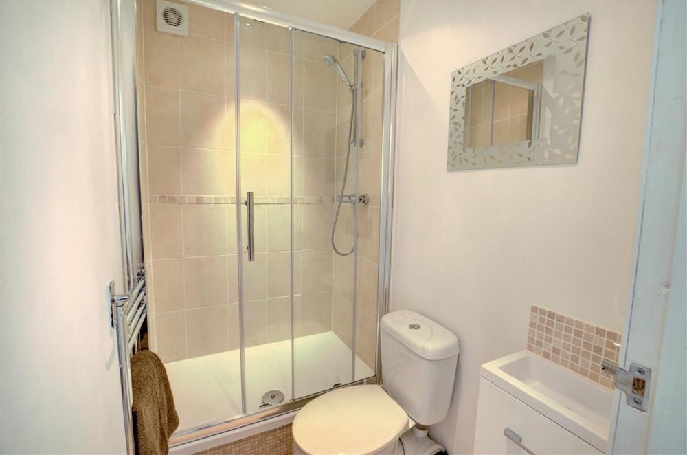 Large 5 Bed House In Near The Beach, Large Garden & Hot Tub Holiday home *