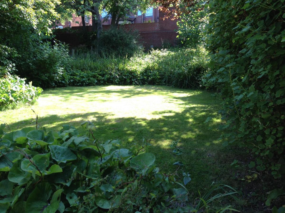 Holiday home Large 5 Bed House In Near The Beach, Large Garden & Hot Tub Scarborough