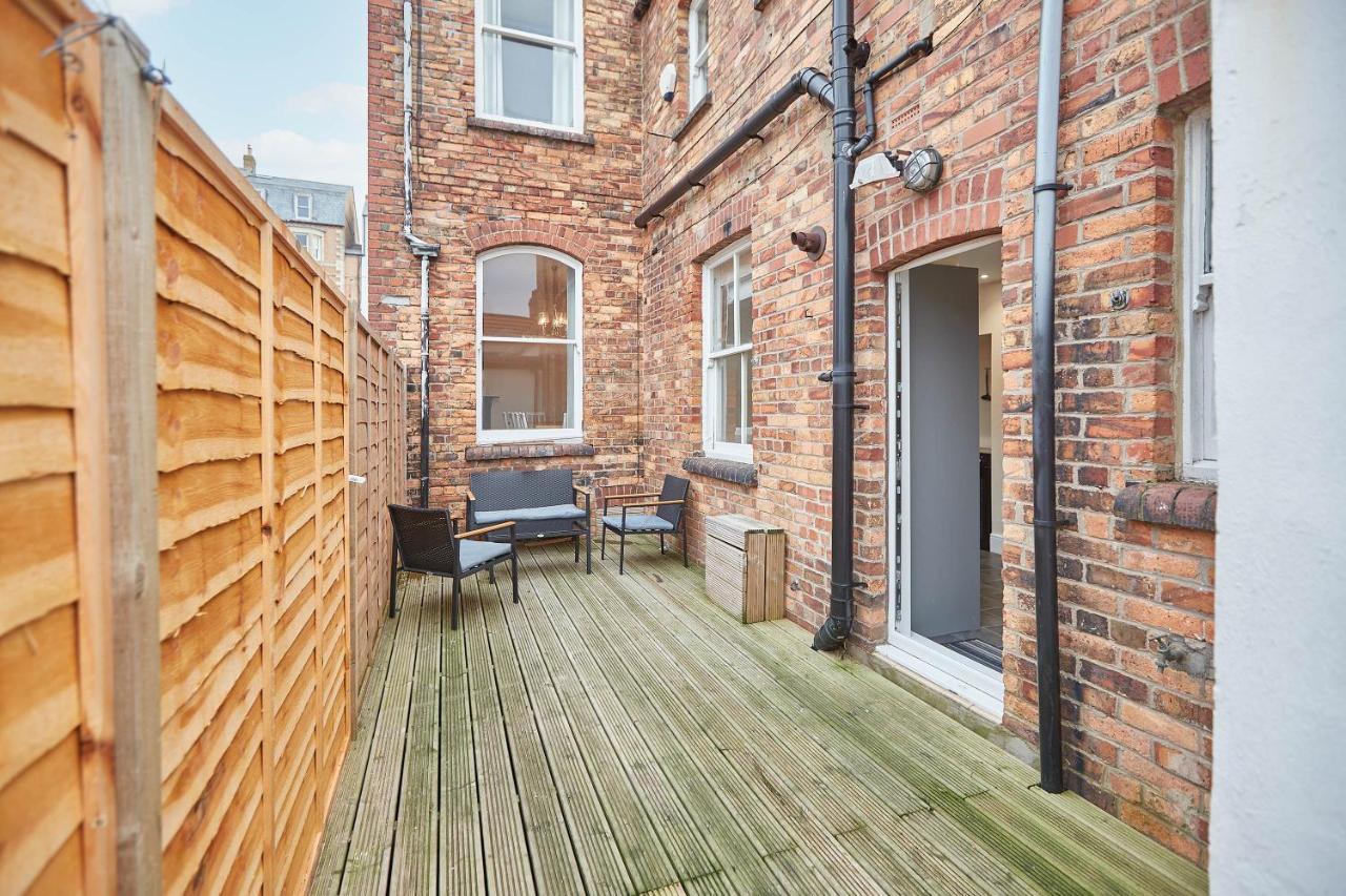 Host & - The Townhouse *