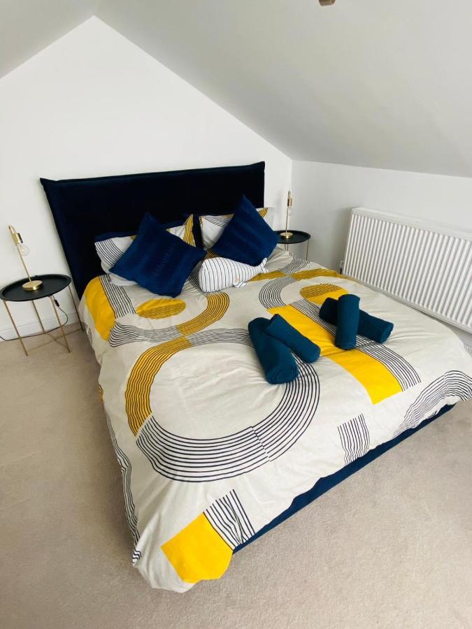 Seabourne Beautiful 4th Floor Penthouse With Amazing Coastal & Lighthouse View Scarborough