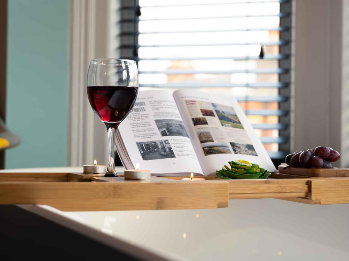 Pass The Keys Amazing, Newly Renovated 5bedroom House Sleeps 10 Holiday home *