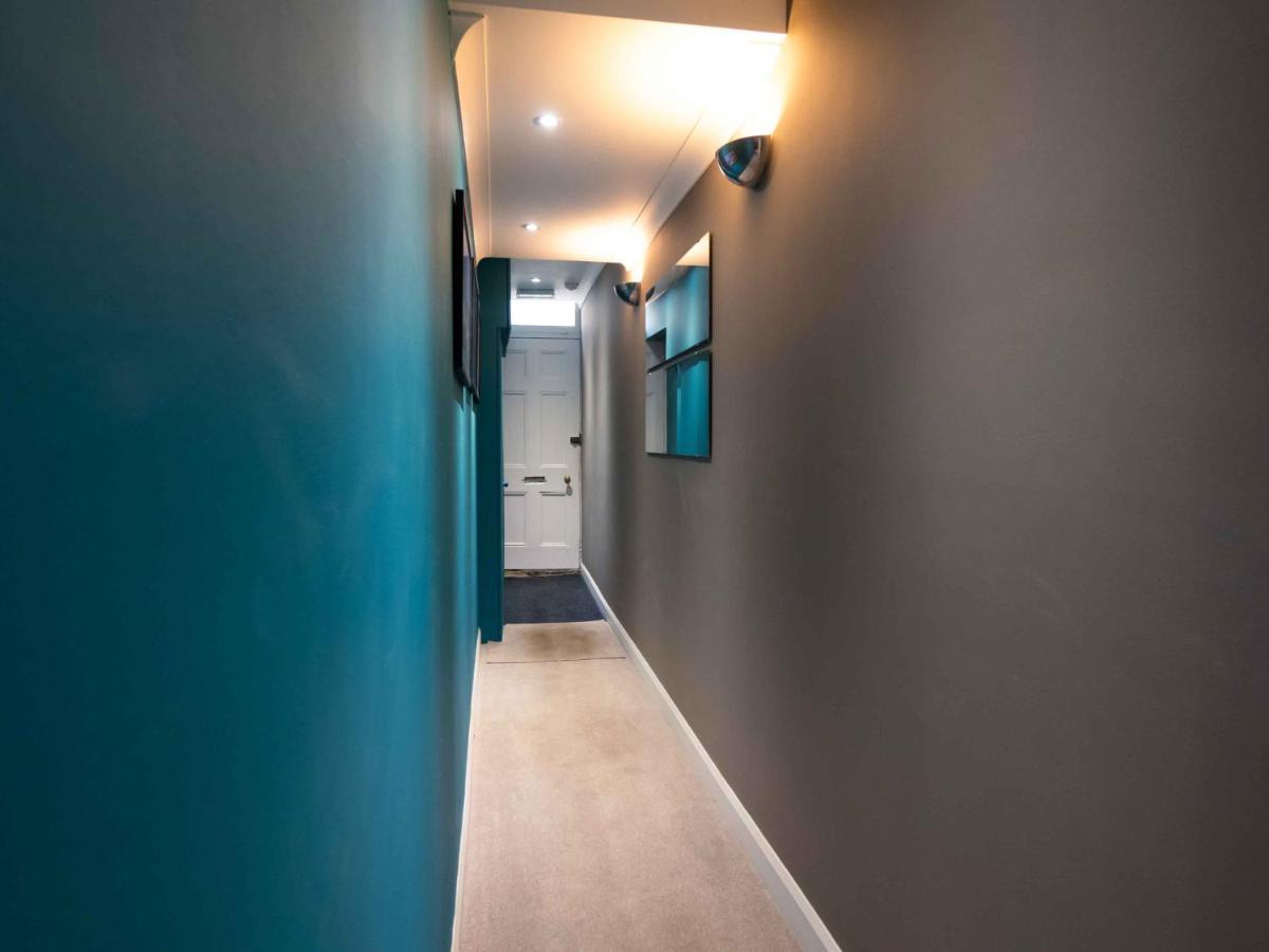 Pass The Keys Stones Throw Apartment, South Cliff, Apartment *
