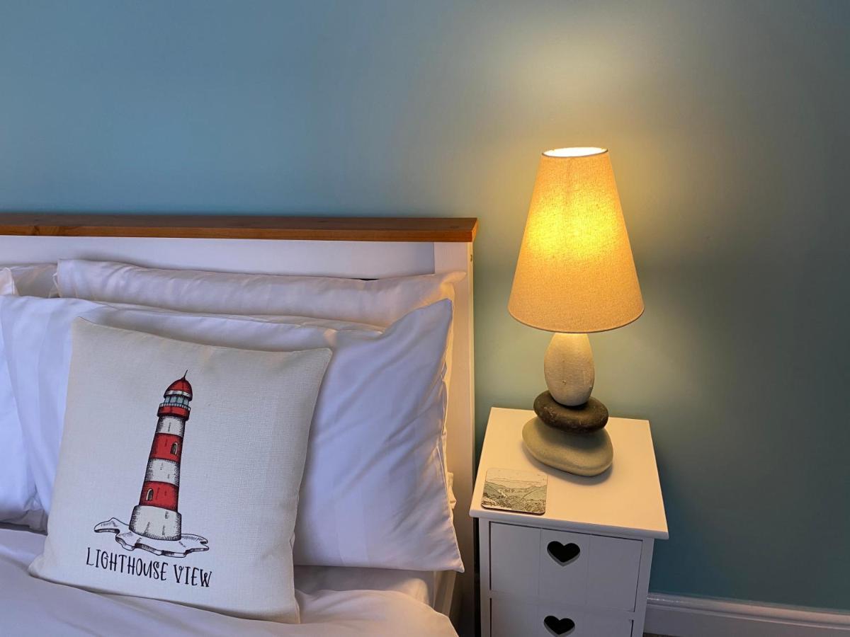 Lighthouse View, One Min From Harbour & Beach *