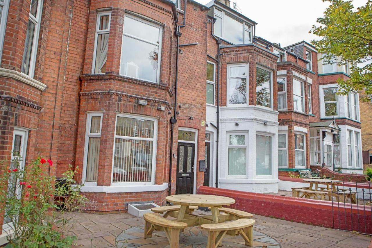 - Luxury Townhouse Ideal For Large Groups - Hot Tub Holiday home Scarborough