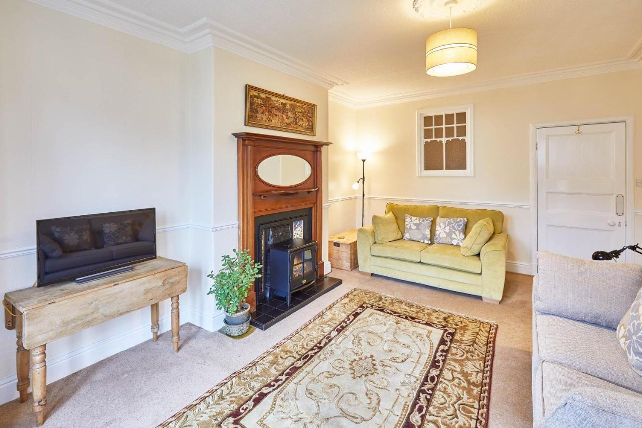 Host & - The Garden Flat Apartment