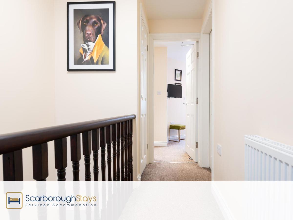 - Luxury Townhouse Ideal For Large Groups - Hot Tub Holiday home *