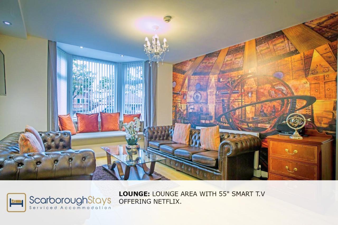 Holiday home - Luxury Townhouse Ideal For Large Groups - Hot Tub