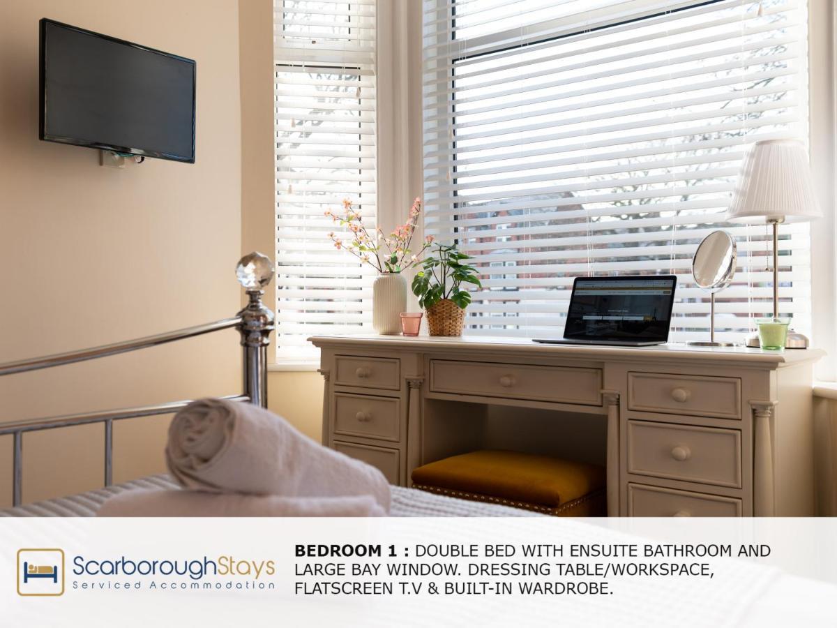 Holiday home - Luxury Townhouse Ideal For Large Groups - Hot Tub *