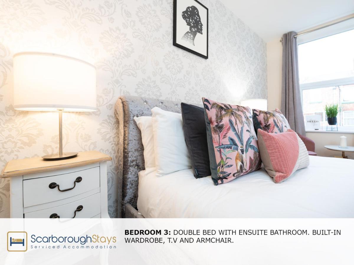 Holiday home - Luxury Townhouse Ideal For Large Groups - Hot Tub