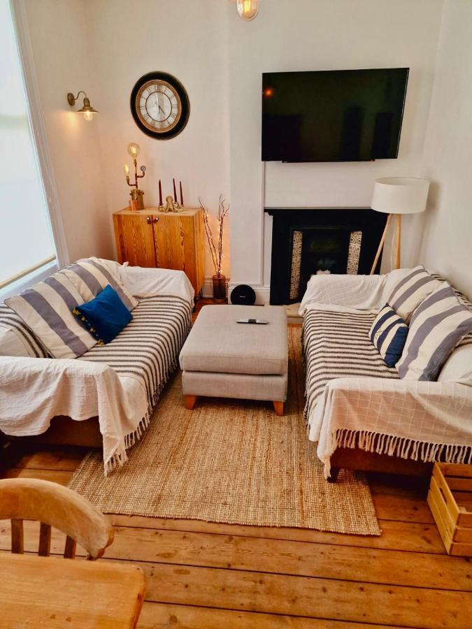 The Pink Bath Pad - 3 Bedroom Seaside Pets Allowed New Apartment Scarborough