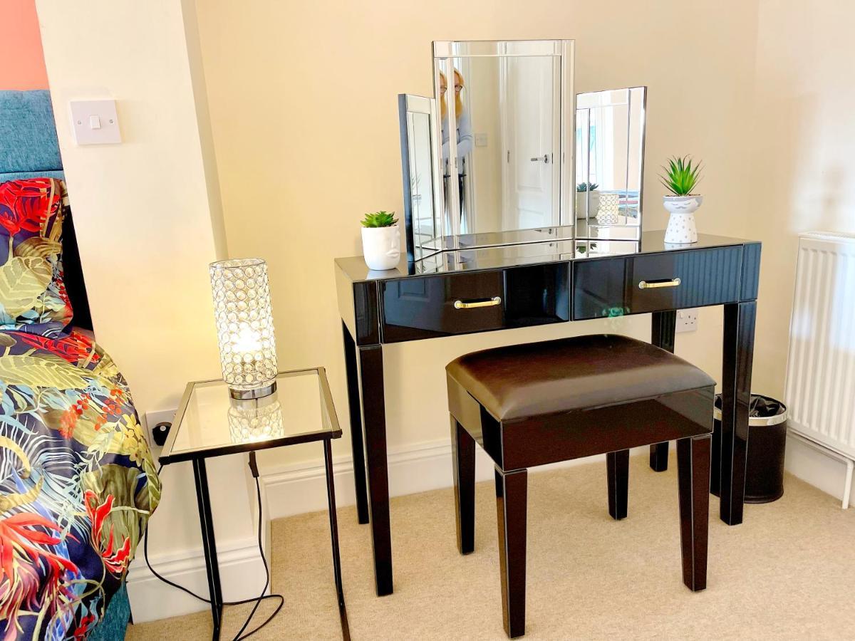 Apartment Beautiful Chic Apartment, Lift, Views & Parking *