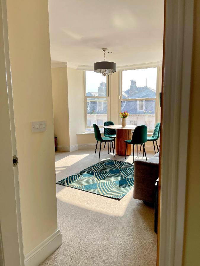 Apartment Beautiful Chic Apartment, Lift, Views & Parking