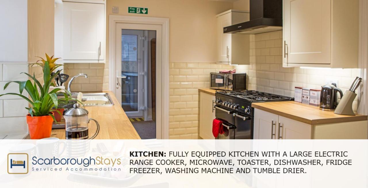 Holiday home - Luxury Townhouse Ideal For Large Groups - Hot Tub