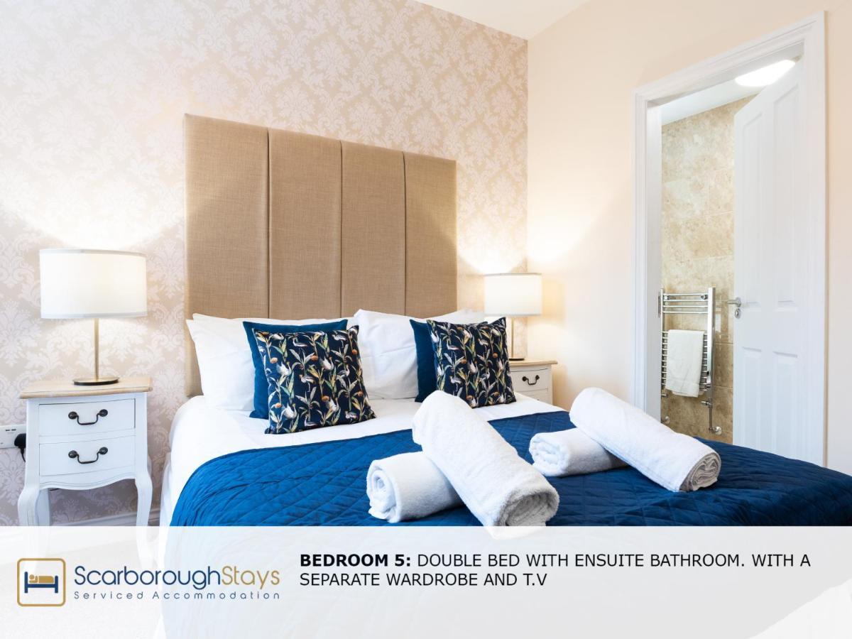 Holiday home - Luxury Townhouse Ideal For Large Groups - Hot Tub *