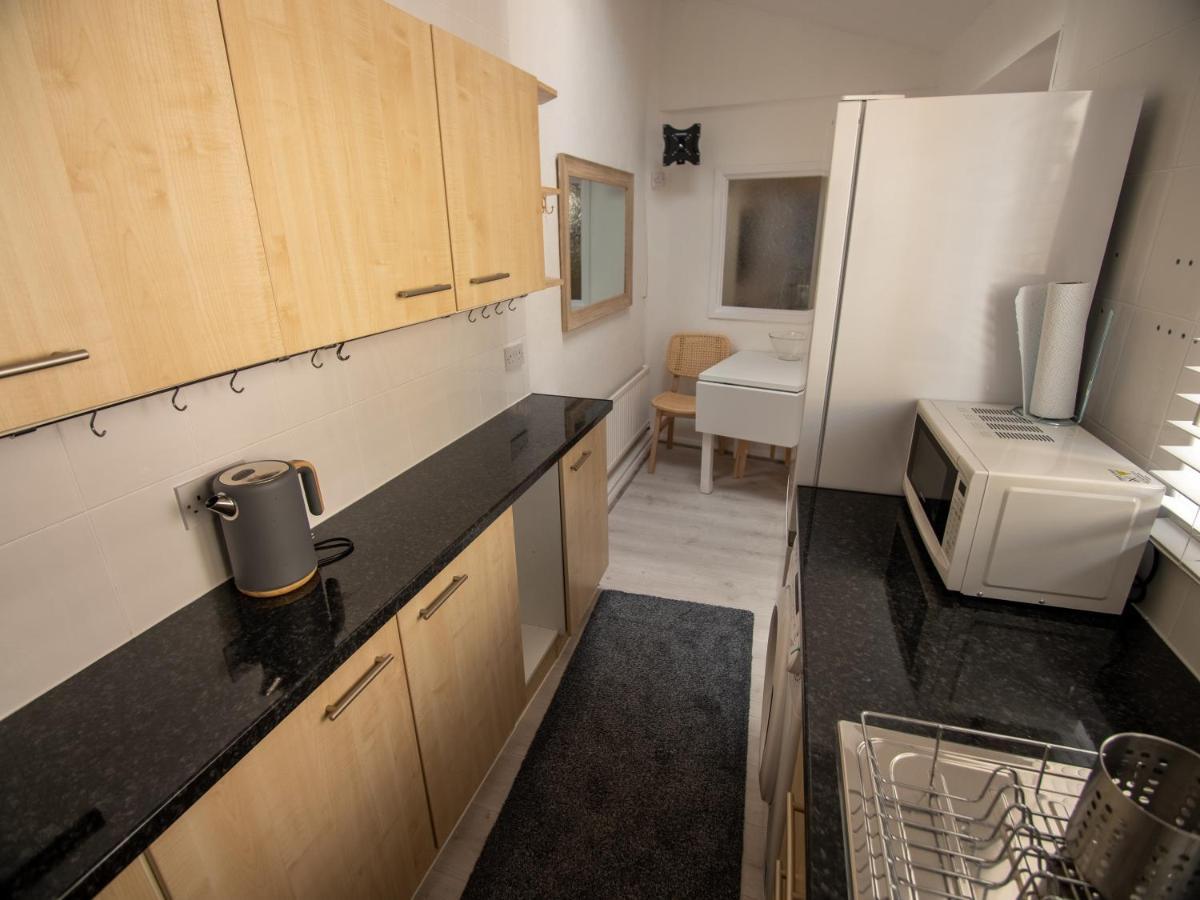 Apartment North Bay With Internet, Smart Tv's And Patio Area