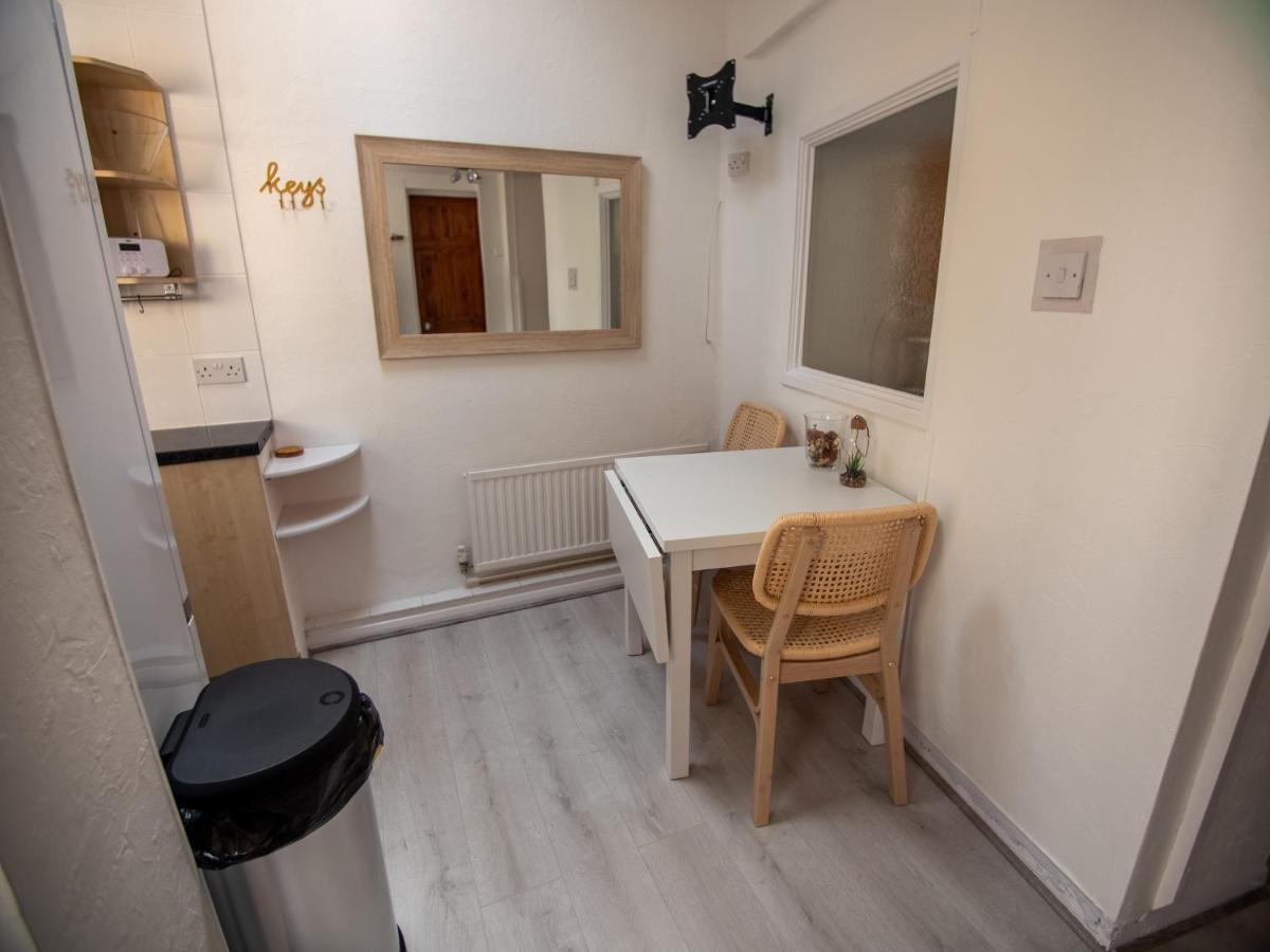 North Bay With Internet, Smart Tv's And Patio Area Apartment