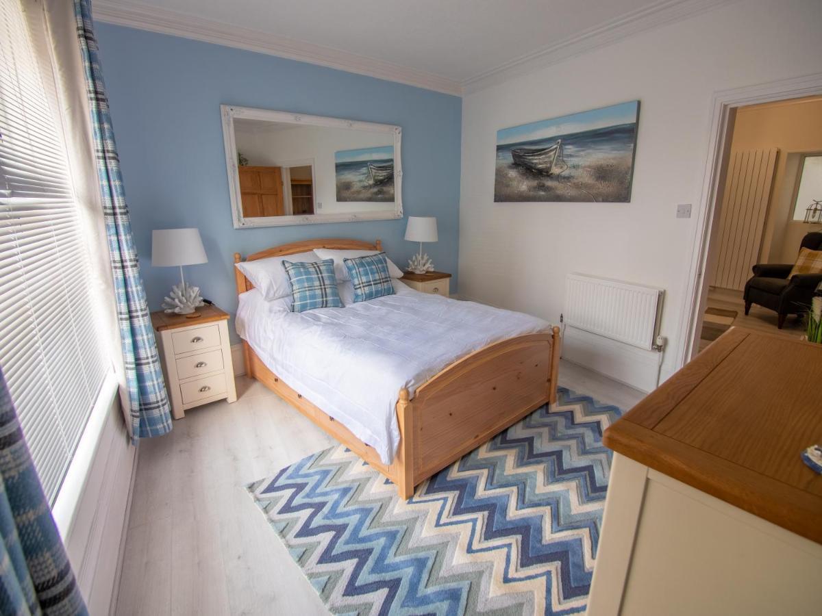 North Bay With Internet, Smart Tv's And Patio Area Apartment