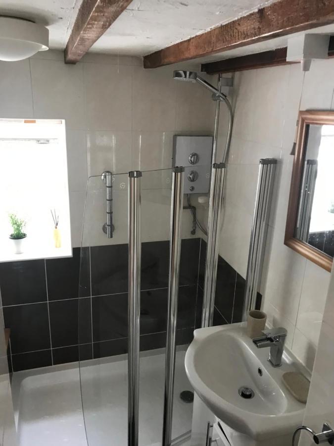 North Bay With Internet, Smart Tv's And Patio Area Apartment Scarborough
