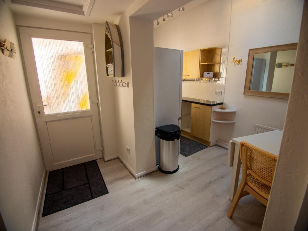 North Bay With Internet, Smart Tv's And Patio Area Apartment Scarborough