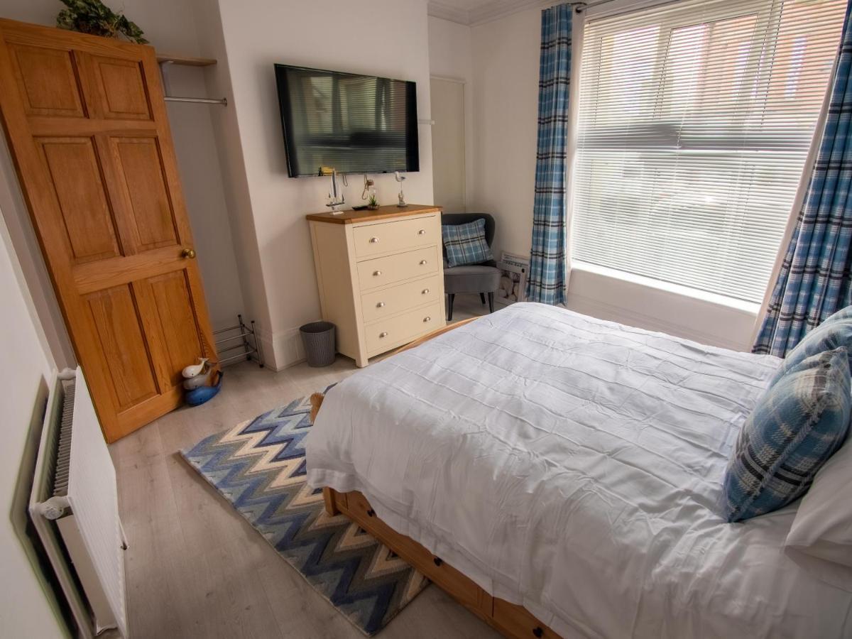 Apartment North Bay With Internet, Smart Tv's And Patio Area