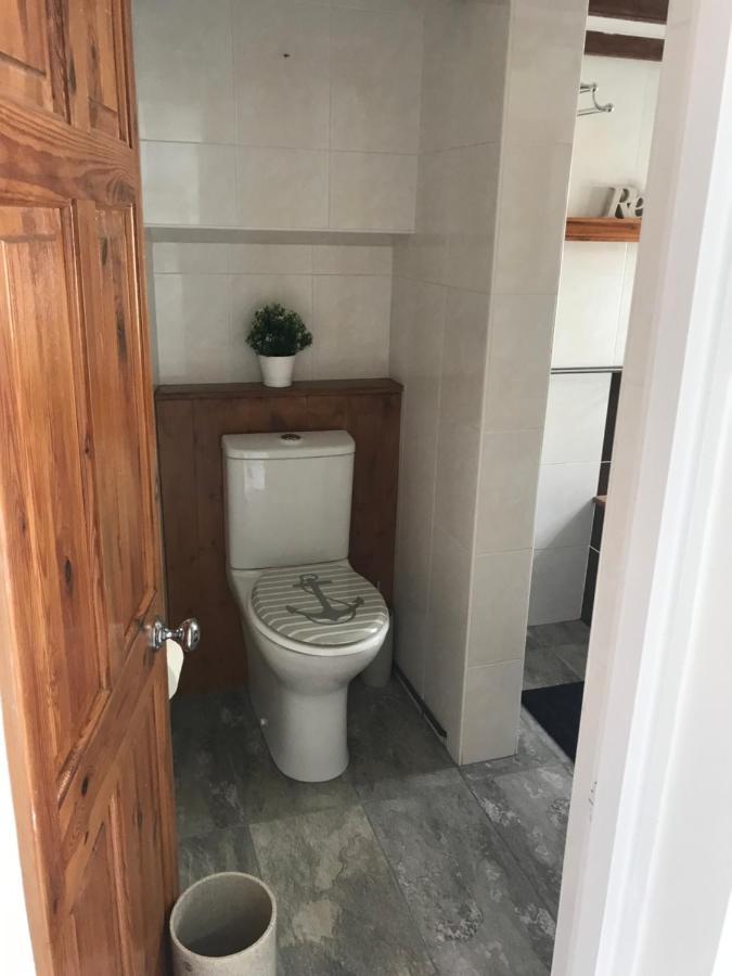 Apartment North Bay With Internet, Smart Tv's And Patio Area *