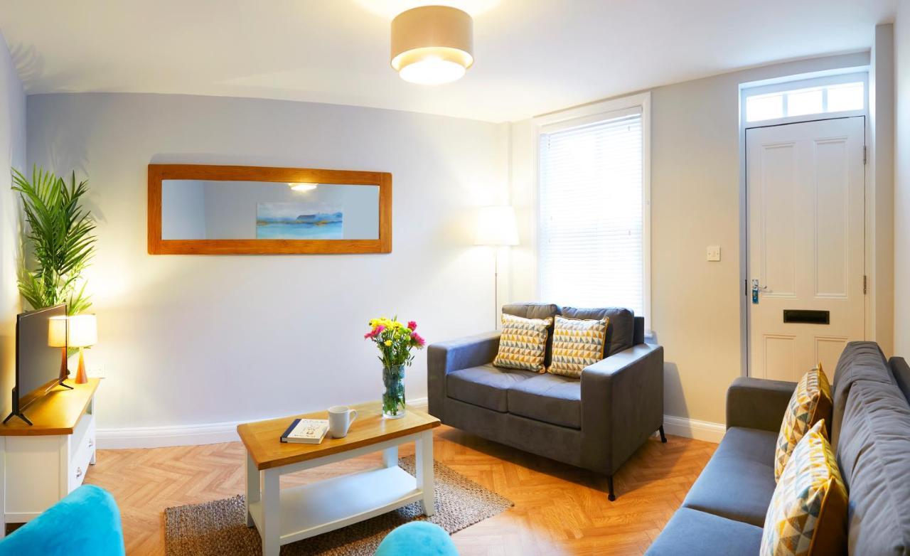 Beautifully Furnished 4-bed Townhouse On South Cliff Holiday home *