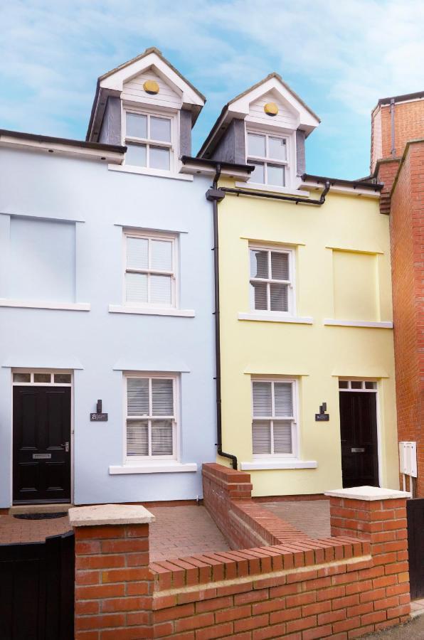 Beautifully Furnished 4-bed Townhouse On South Cliff Holiday home