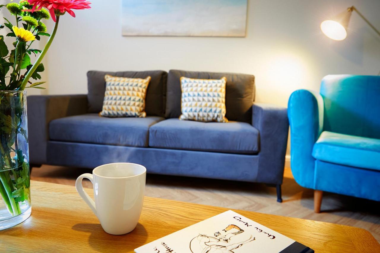 Beautifully Furnished 4-bed Townhouse On South Cliff Holiday home *