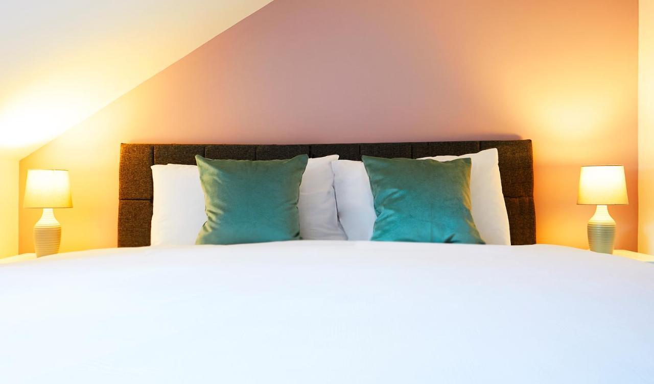 Beautifully Furnished 4-bed Townhouse On South Cliff Holiday home