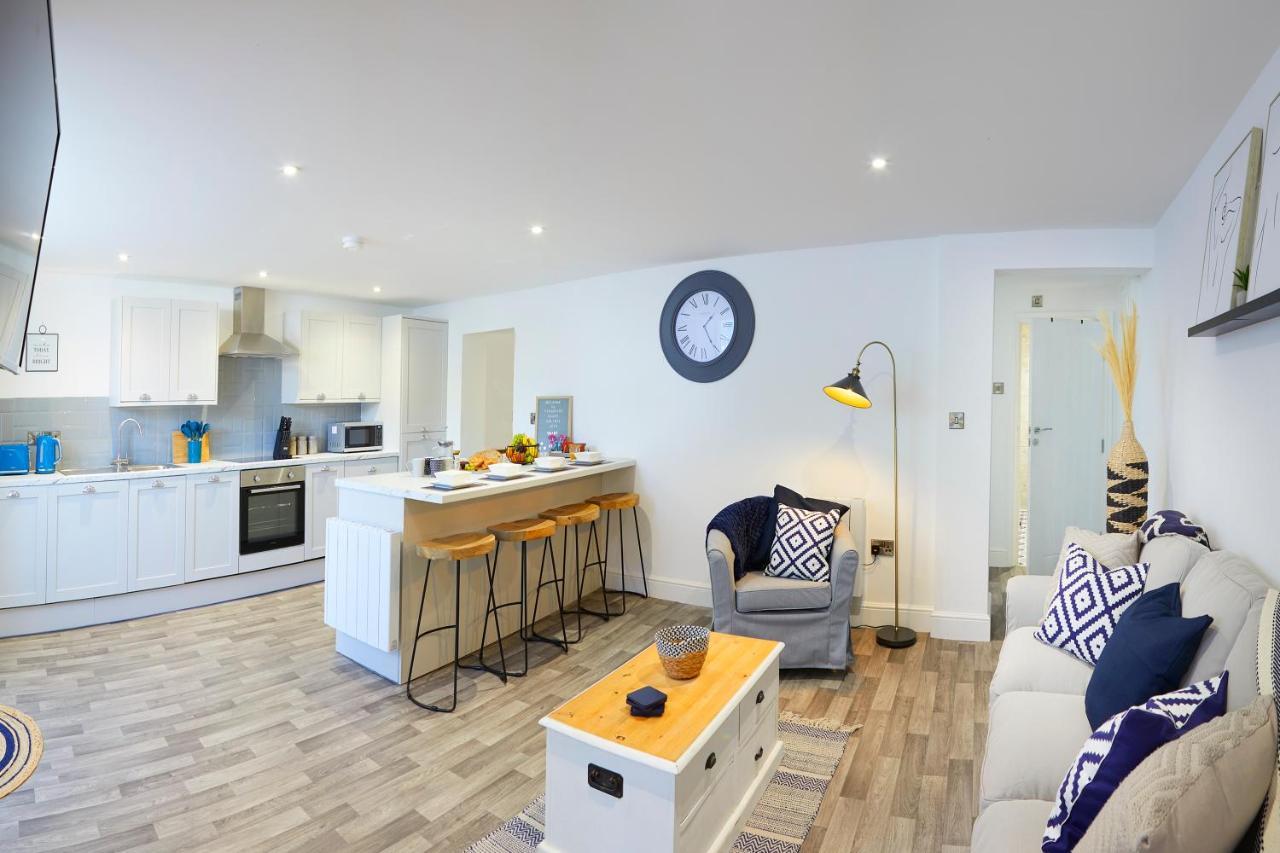 Apartment The Hideaway @ Empire 39: Town Centre Retreat Near Train Station