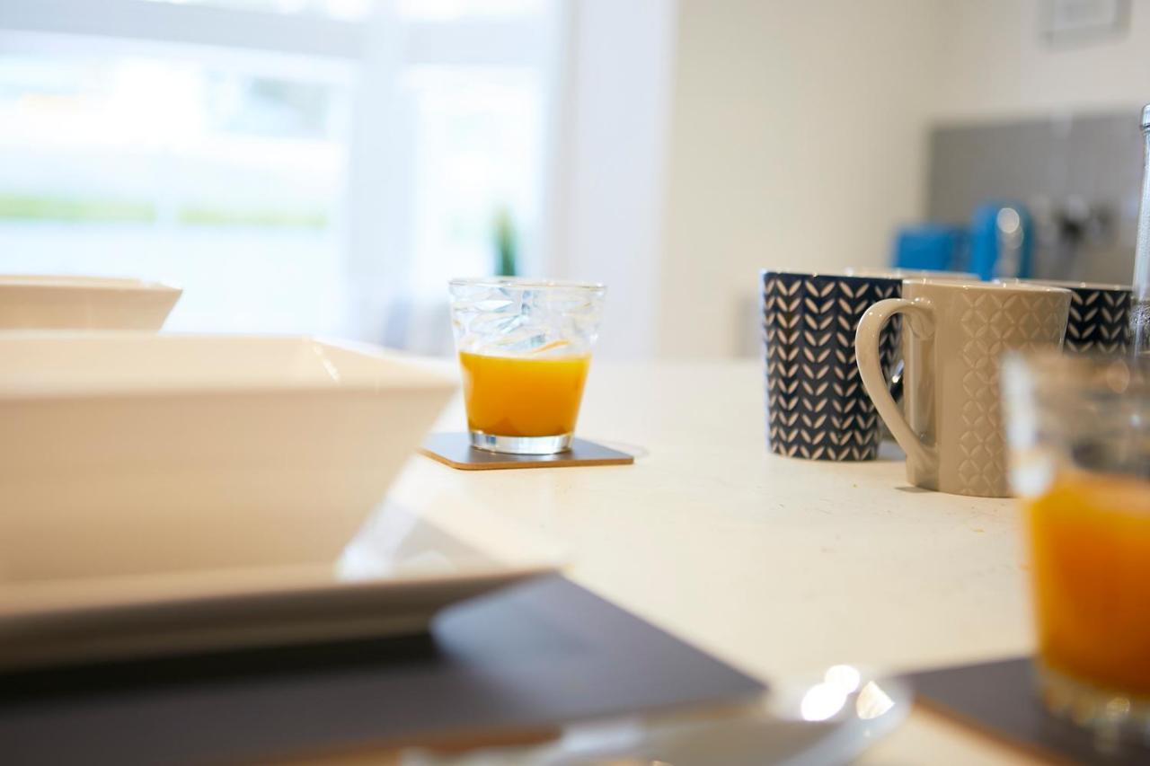 The Hideaway @ Empire 39: Town Centre Retreat Near Train Station Apartment Scarborough