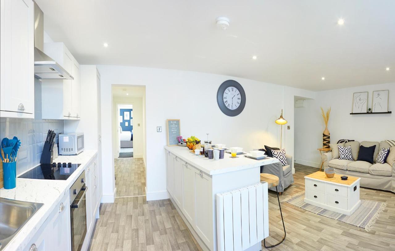 The Hideaway @ Empire 39: Town Centre Retreat Near Train Station * Scarborough
