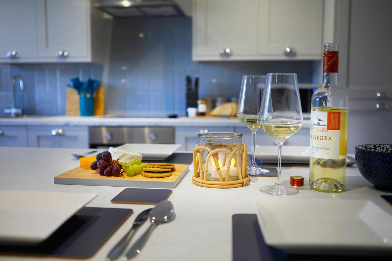 The Hideaway @ Empire 39: Town Centre Retreat Near Train Station * Scarborough
