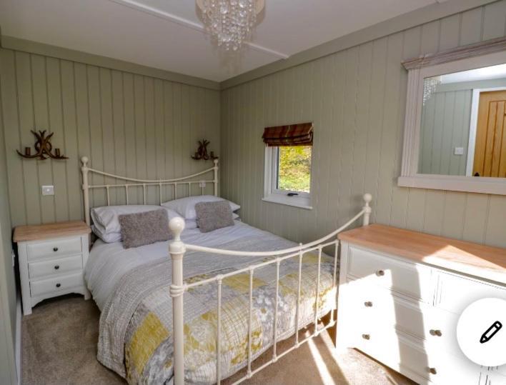 Grouse A Fabulous Farm Private Hot Tub Holiday home Scarborough