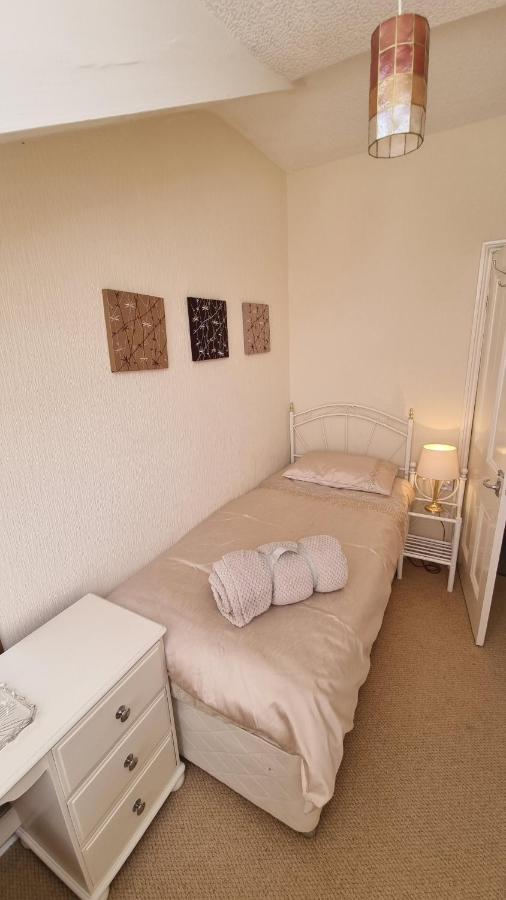 Cruden - Second Floor Apartment *