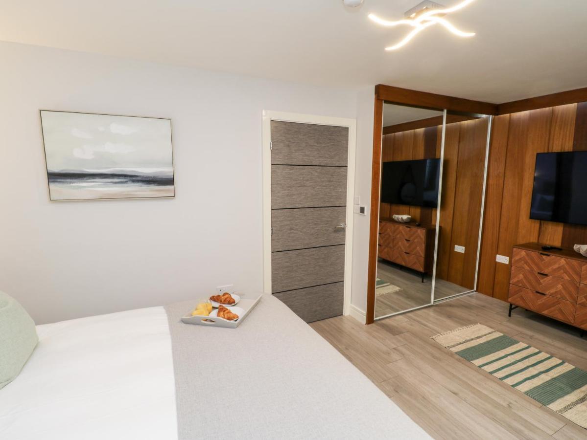 North Bay Retreat Apartment Scarborough