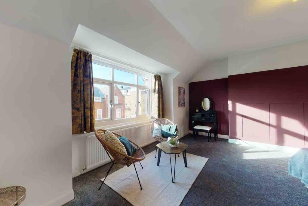 No.10 Seaside - 1st & 2nd Floor Apartment Scarborough