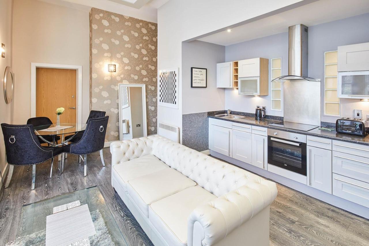 Host & - Three Bays Apartment