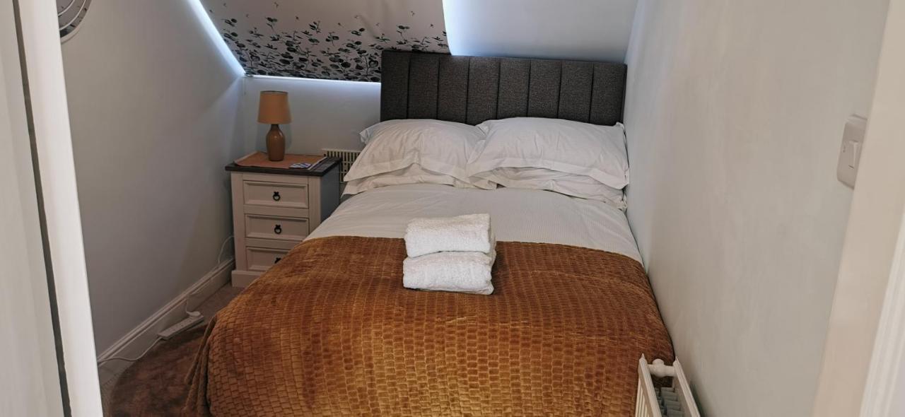 27 Princess Royal - 1st Floor 3 Bed Apartment Scarborough