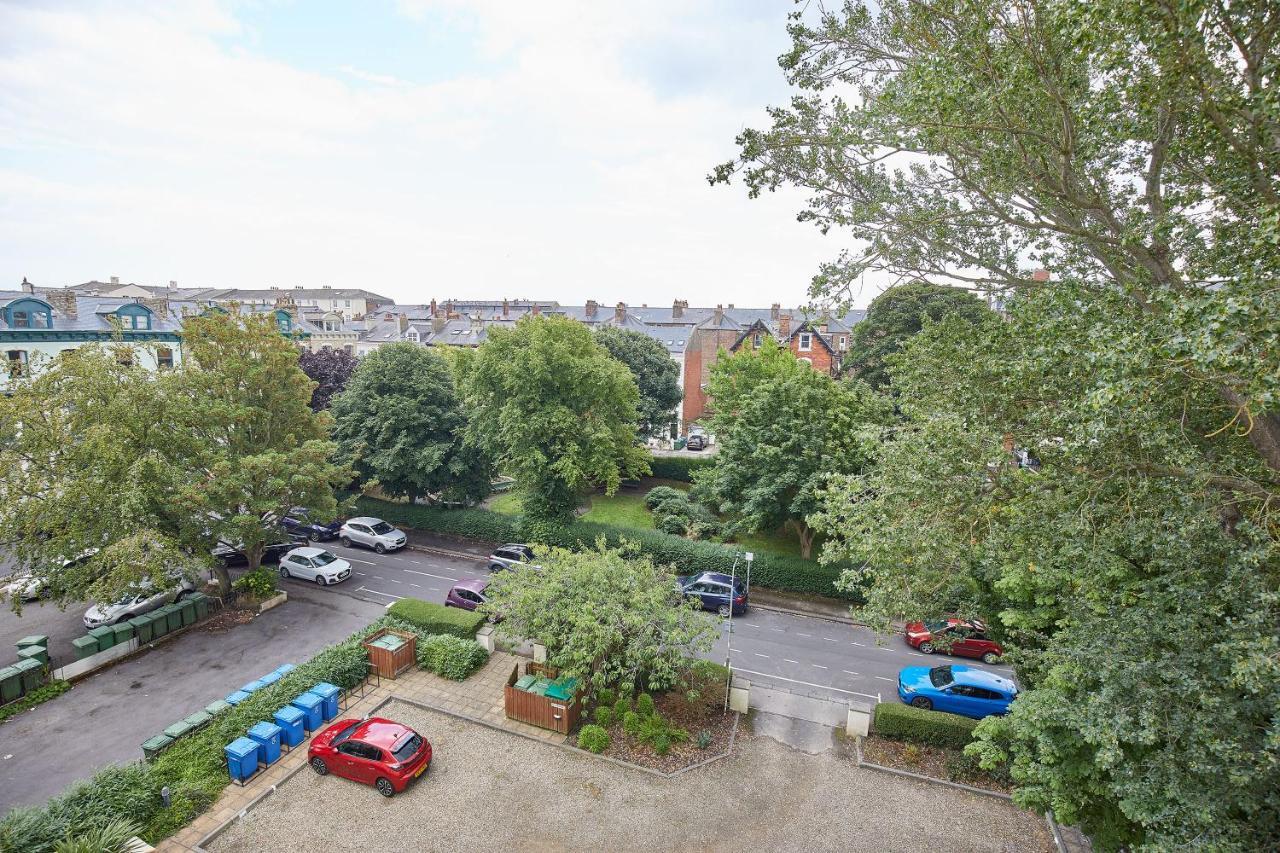 Host & - 15 Easby Hall Apartment *