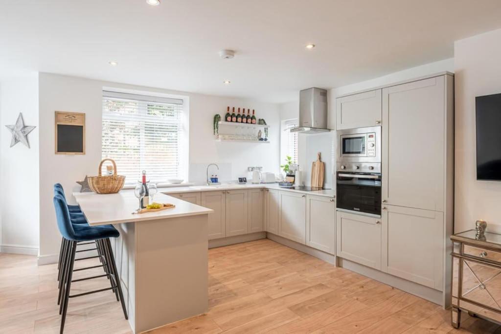 The Hideaway Luxury 5* 2 Bed Garden