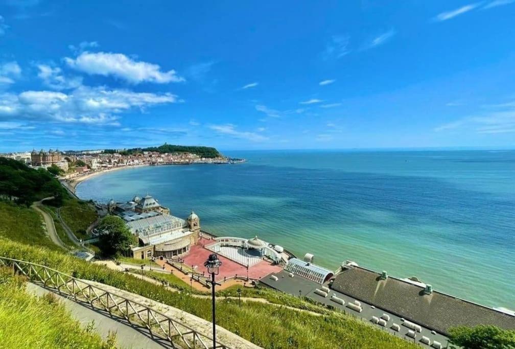 The Hideaway Luxury 5* 2 Bed Garden Apartment
