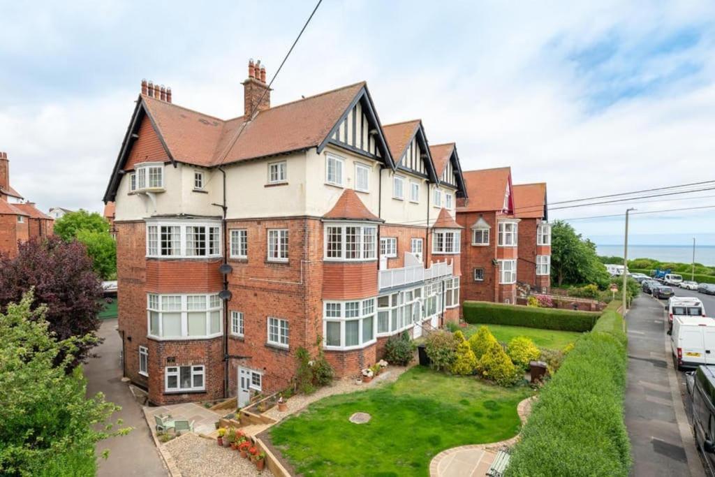 The Hideaway Luxury 5* 2 Bed Garden Apartment