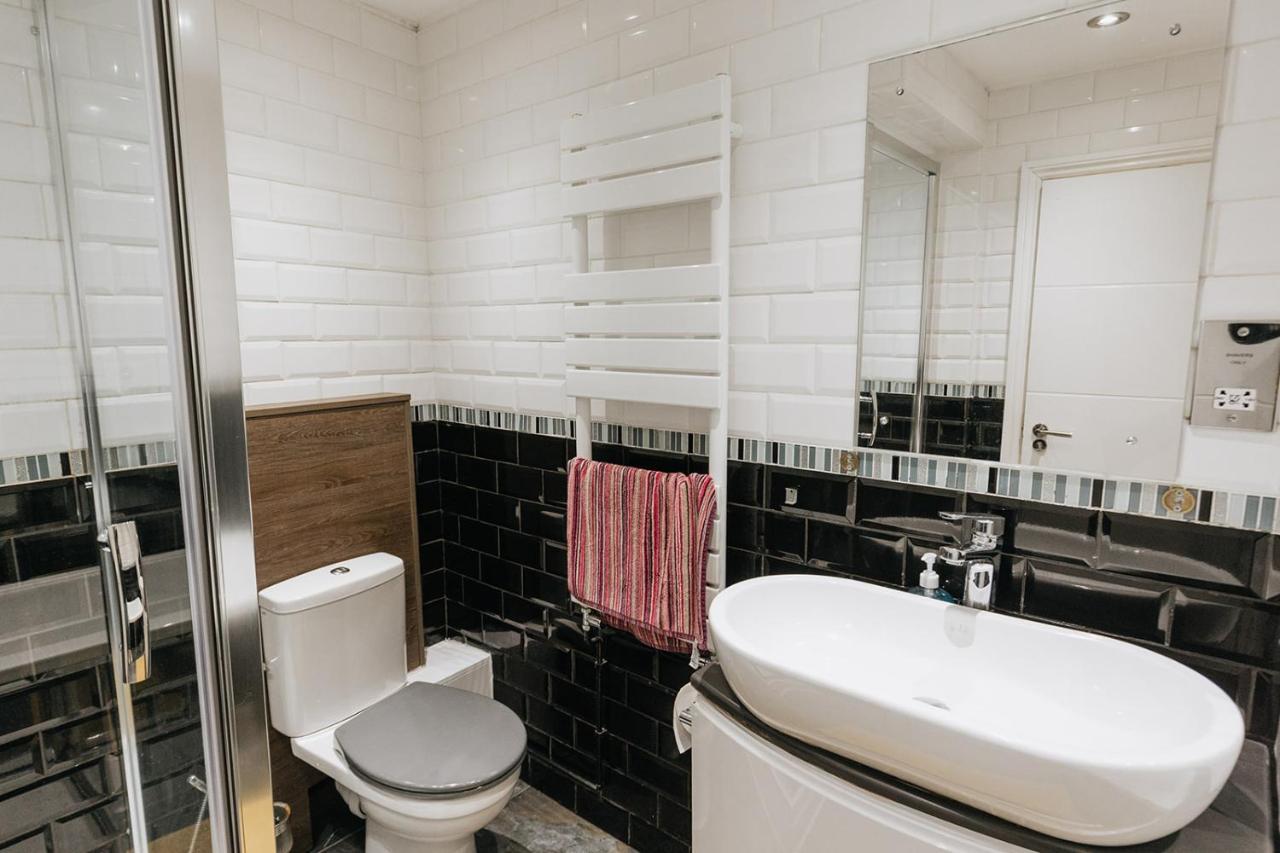 Barwick - Spacious 2 Bed With 2 Floors Located In Scarborough, Great For Family Trips! *