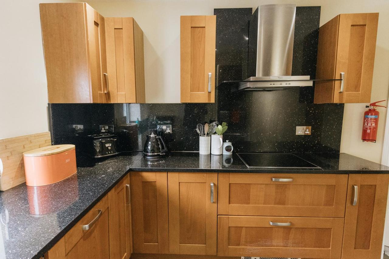 Barwick - Spacious 2 Bed With 2 Floors Located In Scarborough, Great For Family Trips! *