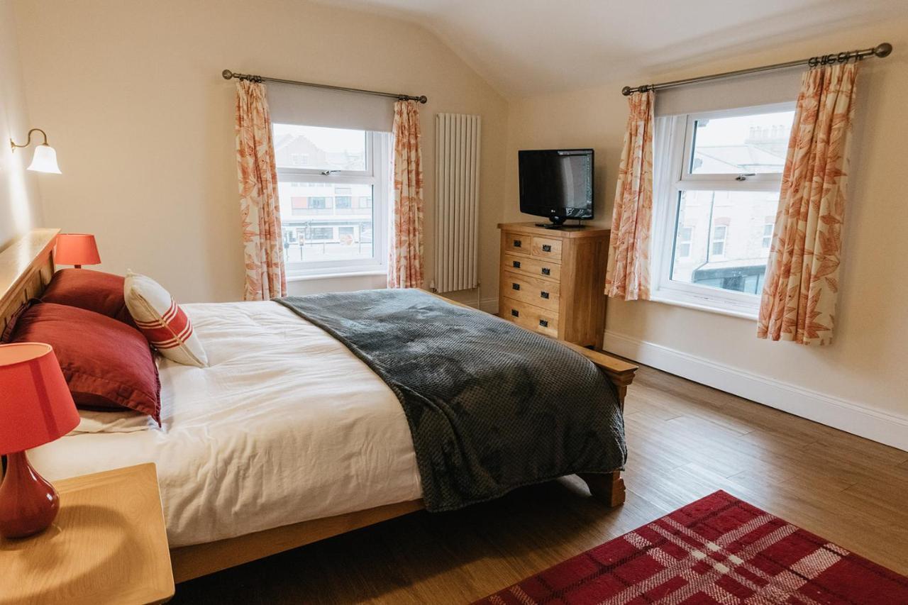 Barwick - Spacious 2 Bed With 2 Floors Located In Scarborough, Great For Family Trips! Apartment Scarborough