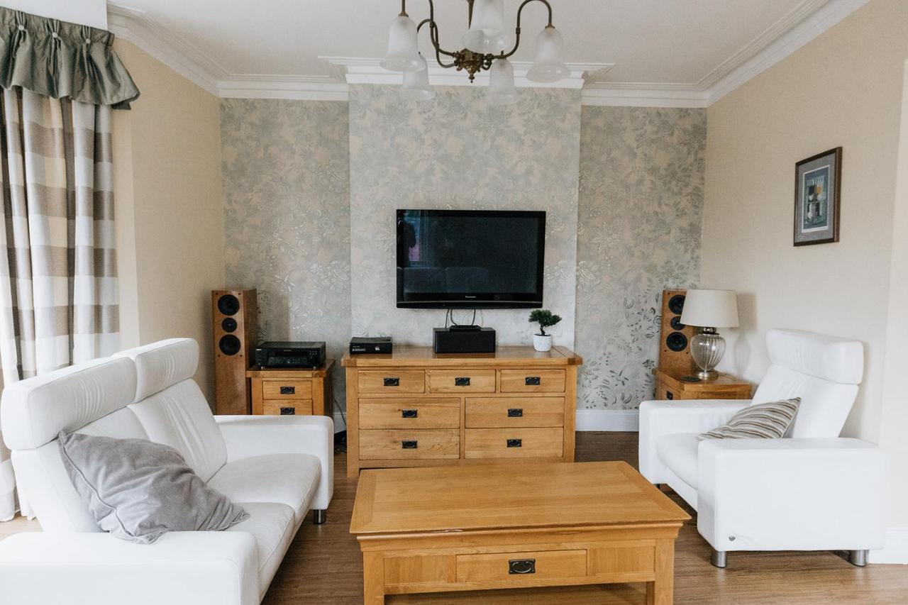 Barwick - Spacious 2 Bed With 2 Floors Located In Scarborough, Great For Family Trips!