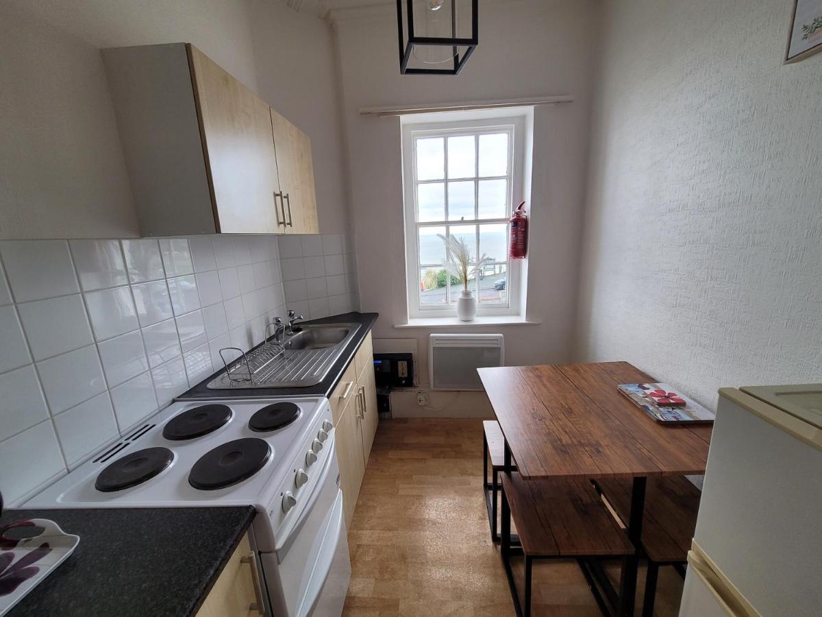 Apartment Sea View Flat 2 With Fast Wifi And Free Parking *